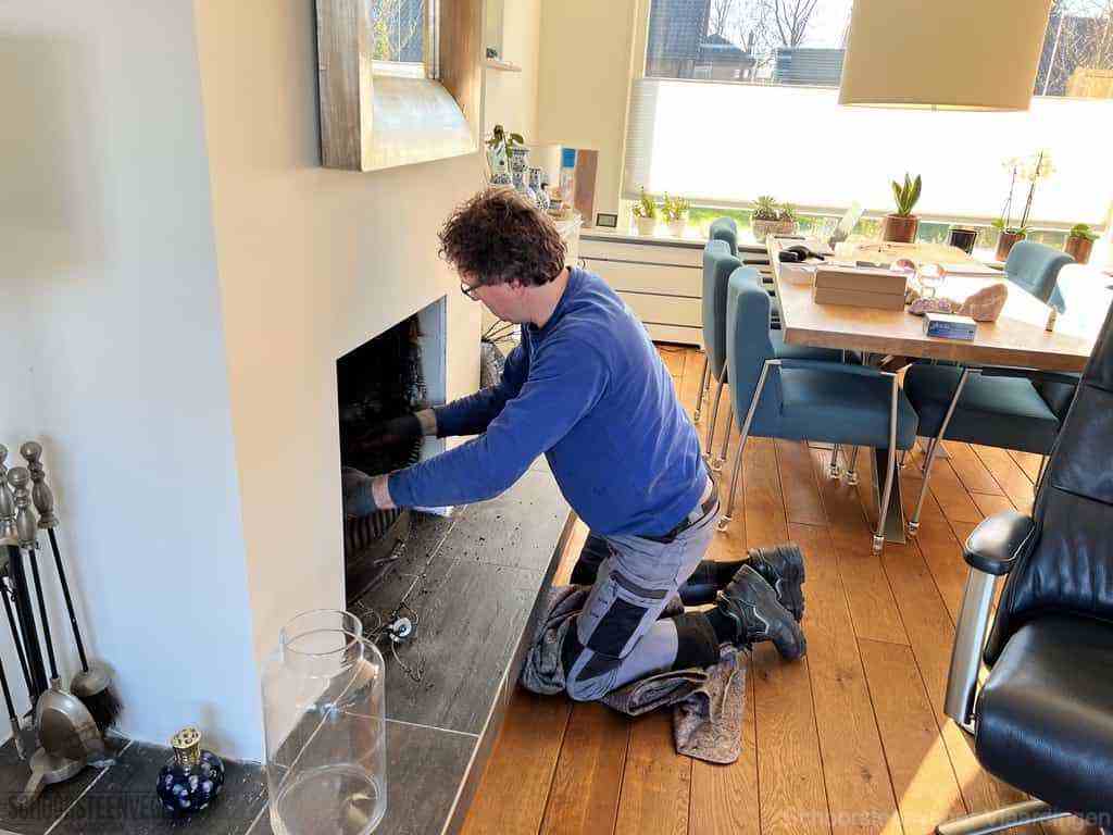Schouwveger Vlaardingen kleed schoorsteenreiniger Schouwveger Vlaardingen kleed schoorsteenreiniger